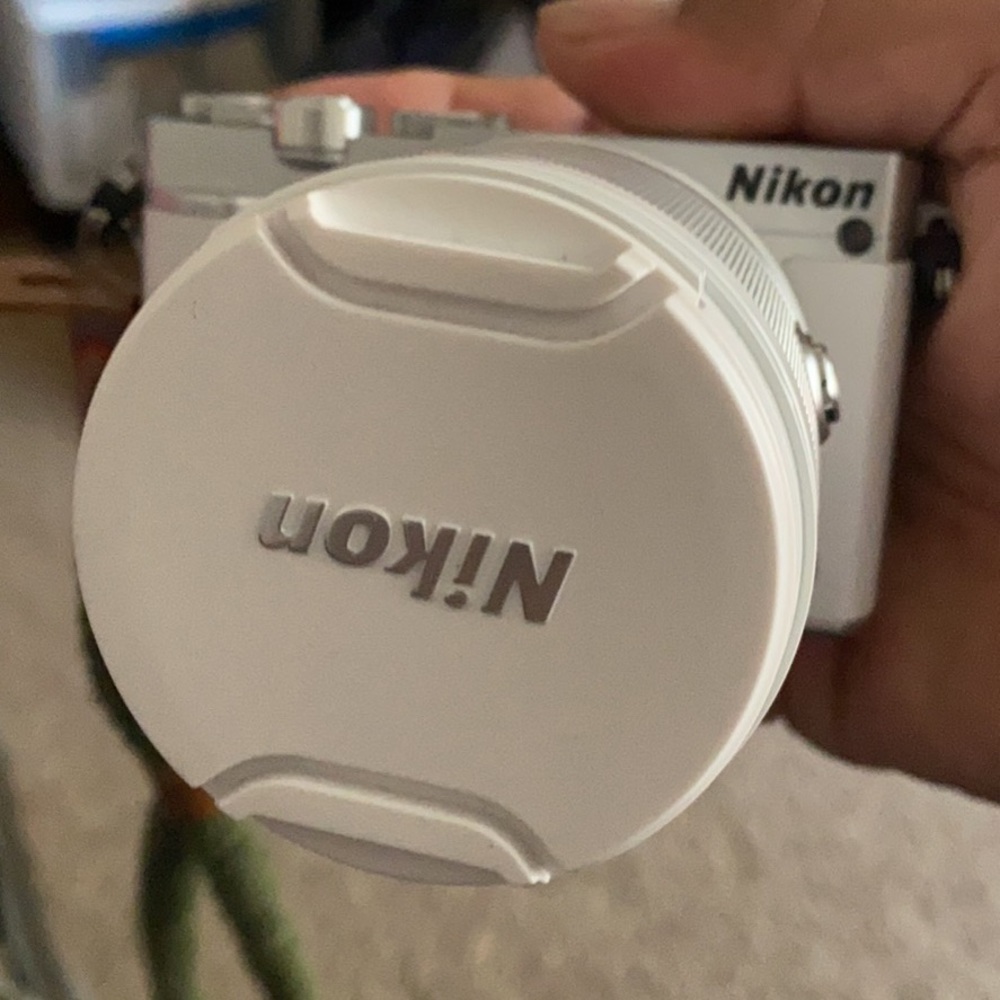 Nikon 1 j5 mirrorless digital camera